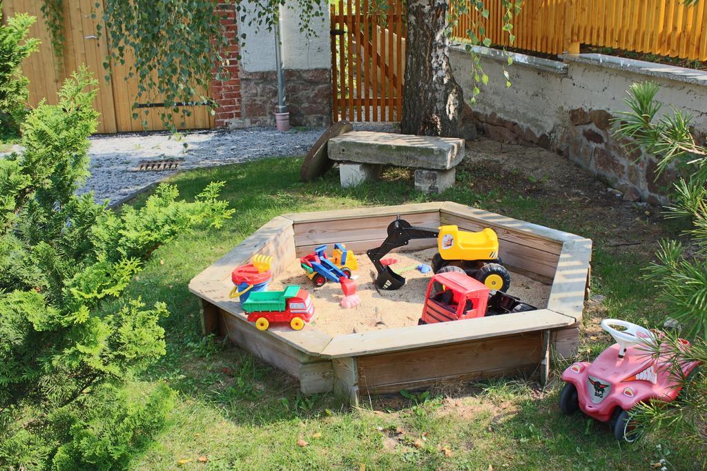 Ferienhof Graefe - 3-Seiten Hof Mit Grossem Garten, Pool & Sauna Meißen المظهر الخارجي الصورة
